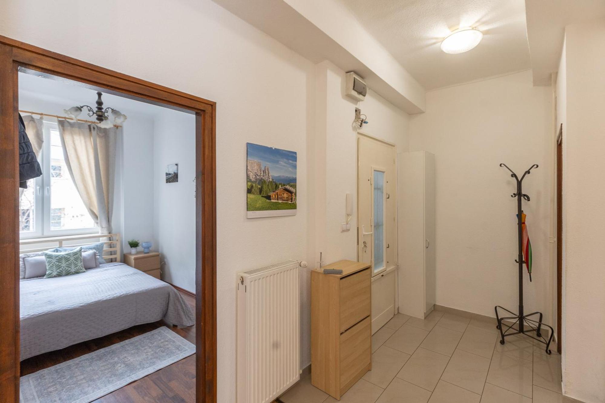 Riverside Balcony Apartment With View To Danube Budapest Exterior photo