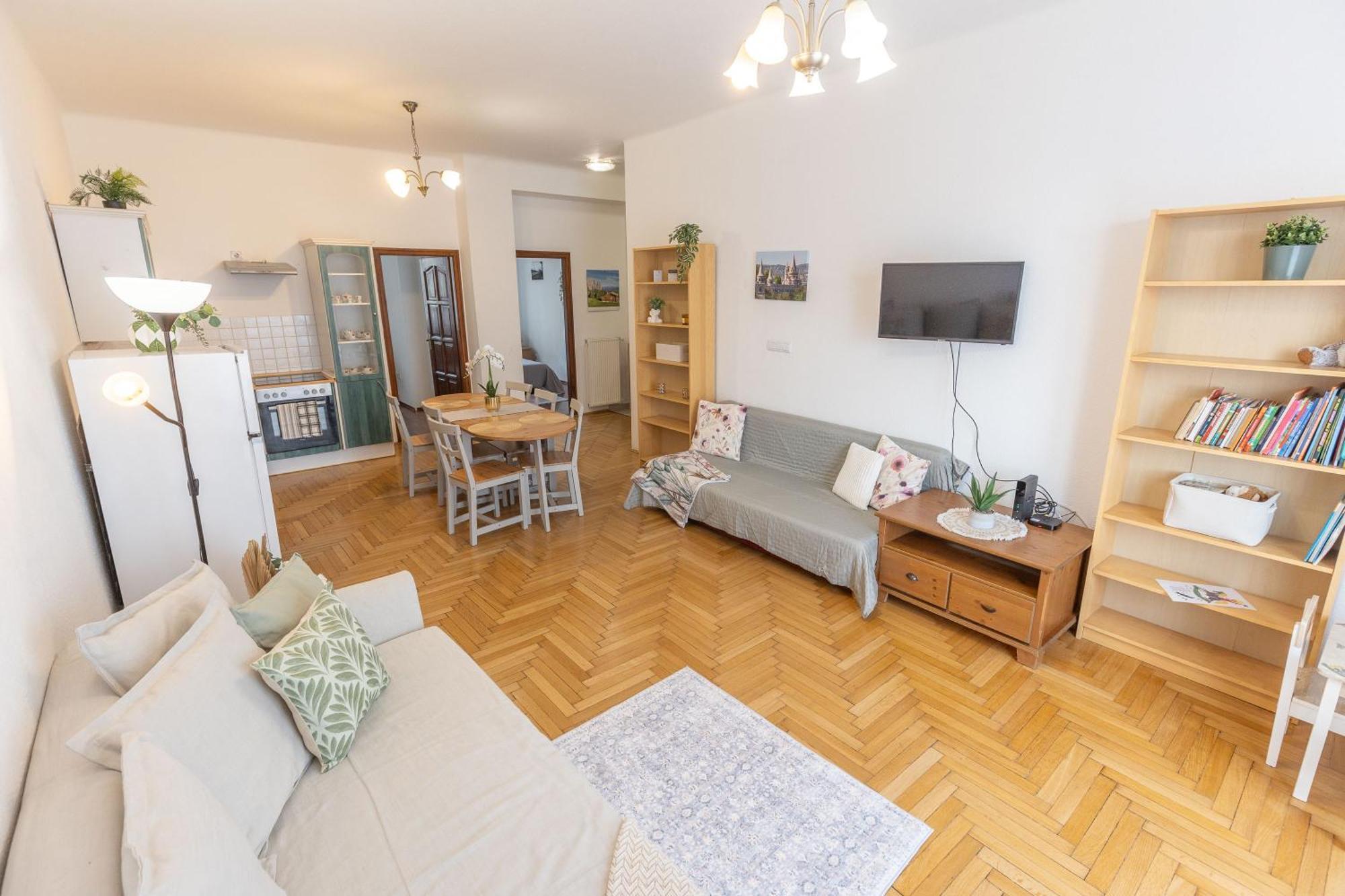 Riverside Balcony Apartment With View To Danube Budapest Exterior photo