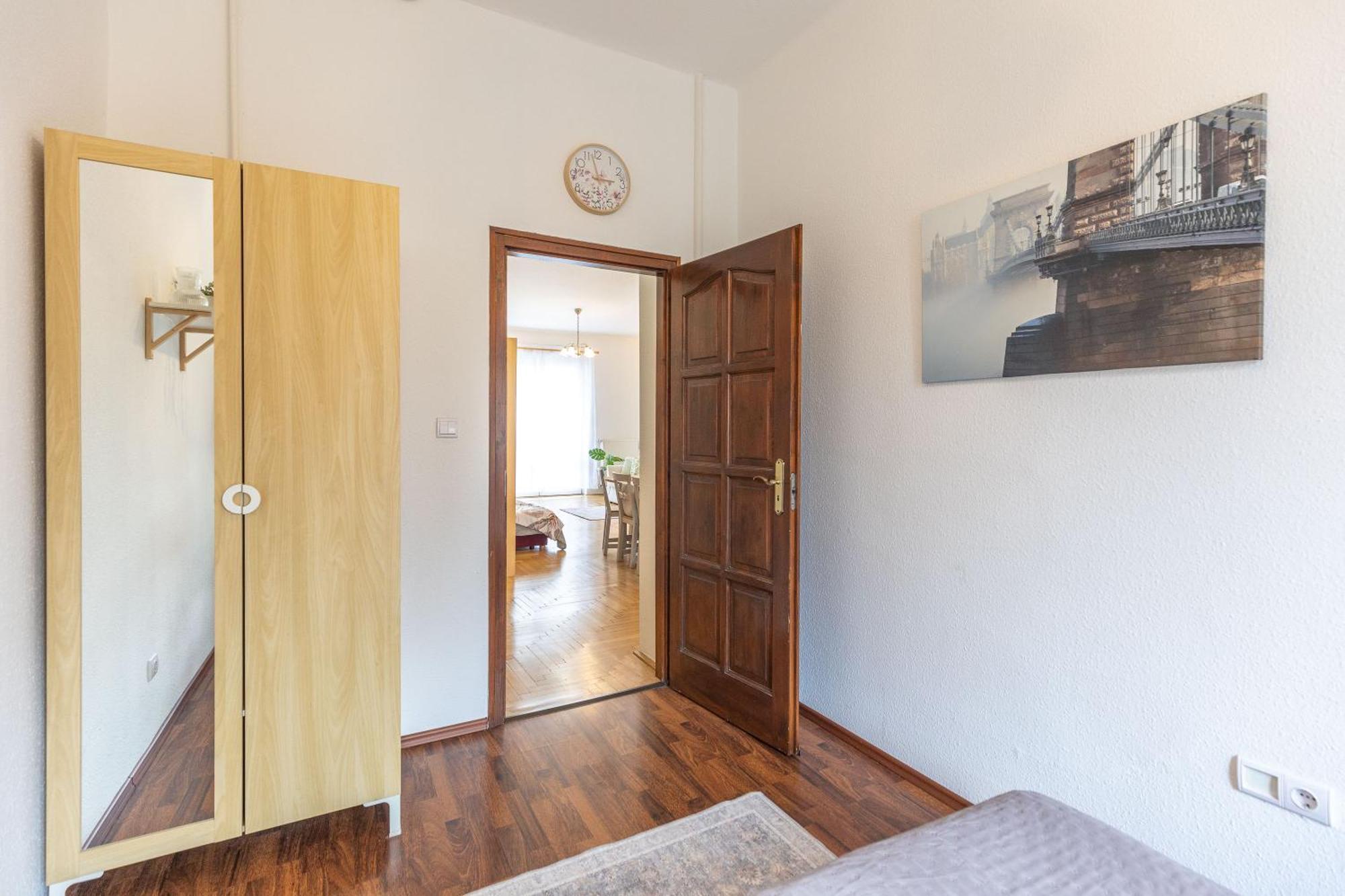 Riverside Balcony Apartment With View To Danube Budapest Exterior photo